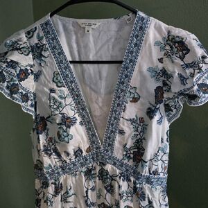 Max Studio Floral V-Neck Women's Top - White and Blue